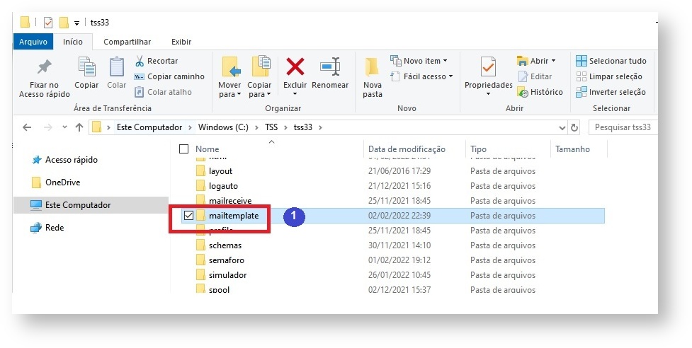 Imagem com janela do sistema operacional windows aberta na pasta raiz do TSS com destaque em vermelhho para a localização da pasta mailtemplate